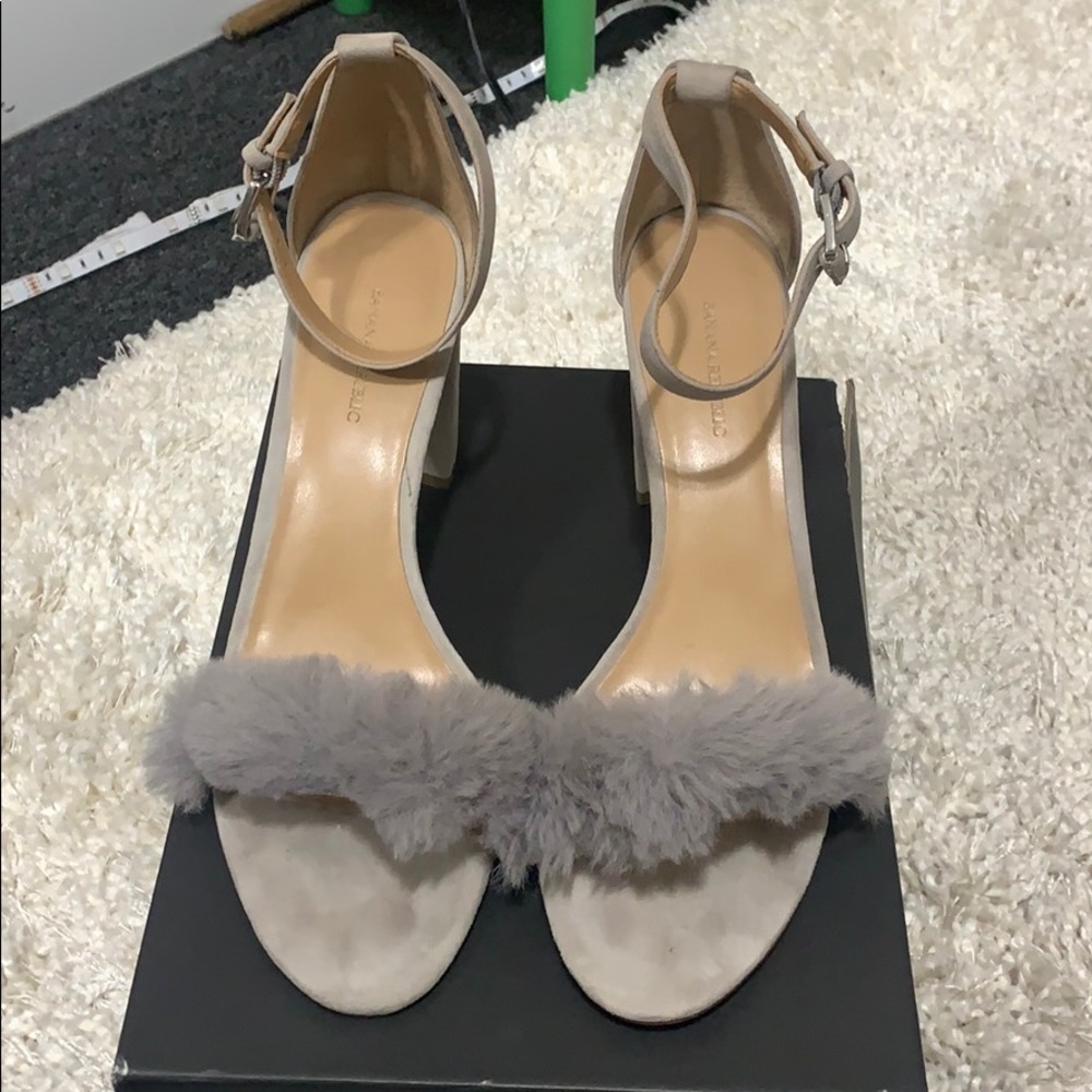 Banana Republic Faux Fur Pump